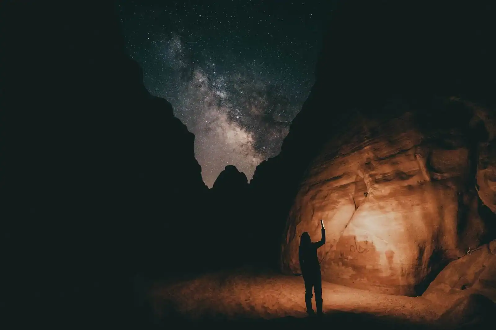 neom-SUIMrEKVOXc-unsplash-scaled